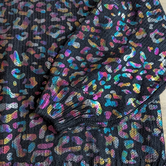 AndTheWhy Animal Print Sweater NWOT - Picture 4 of 5